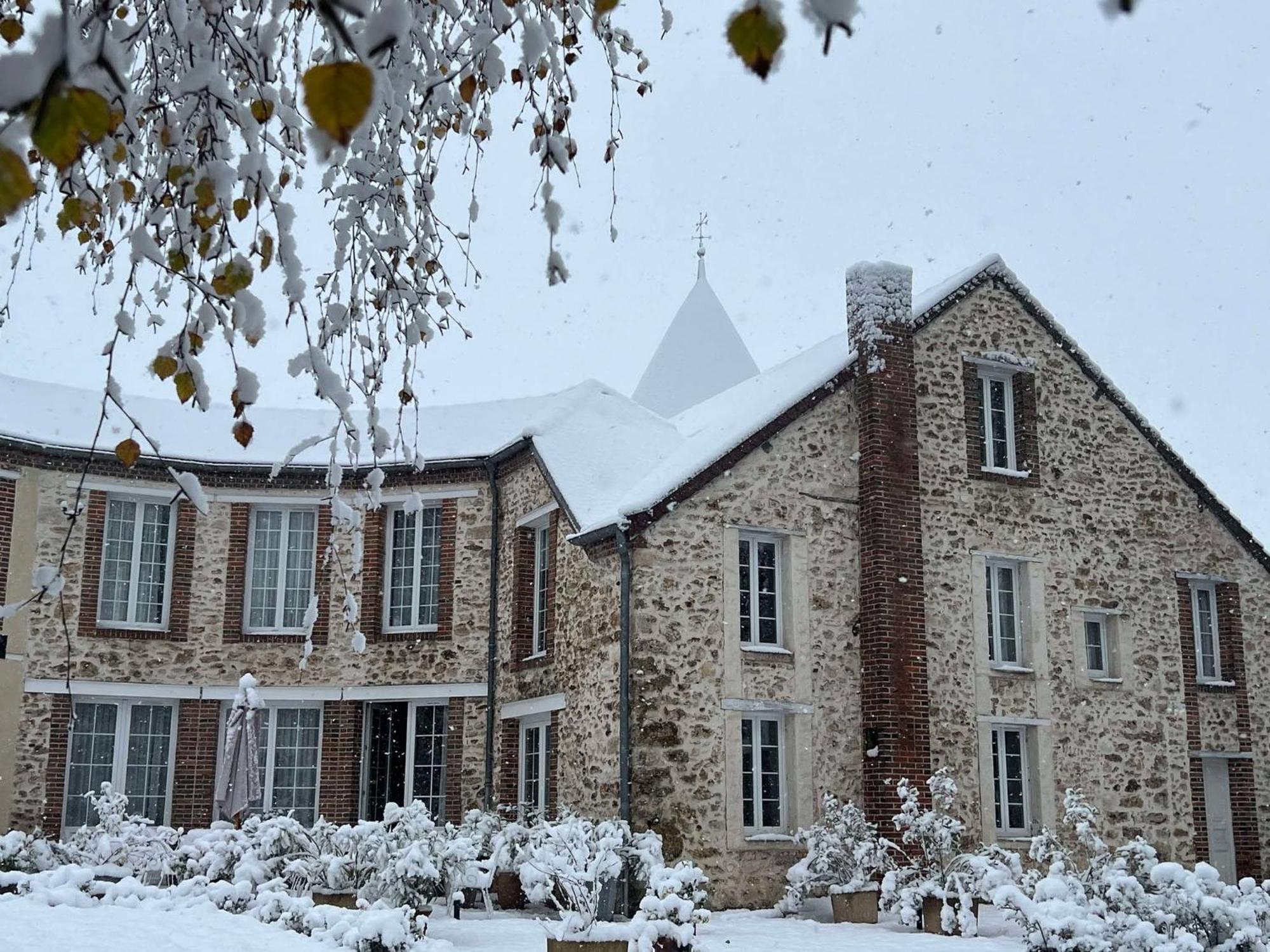Le Petit Chateau Baye  Exterior foto